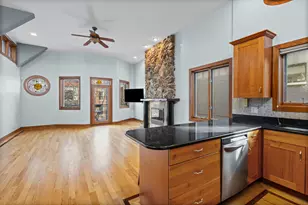 1031 N Marshfield Ave, Chicago, IL 60622 - Photo 3