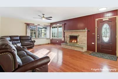 1913 Rancho Lane, Des Plaines, IL 60016 - Photo 3