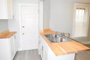 426 N Lake St, Aurora, IL 60506 - Photo 9