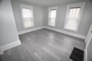 426 N Lake St, Aurora, IL 60506 - Photo 5