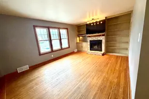 721 Adams St, Ottawa, IL 61350 - Photo 3