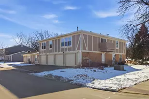 205 Nantucket Harbor, Schaumburg, IL 60193 - Photo 1