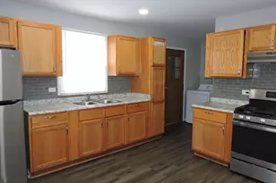 15328 Parkside Dr, Markham, IL 60428 - Photo 7