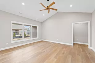 3902 Bay Cir, Champaign, IL 61822 - Photo 5