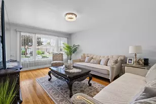 7625 W Strong St, Harwood Heights, IL 60706 - Photo 3