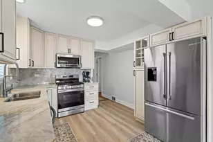 7625 W Strong St, Harwood Heights, IL 60706 - Photo 9