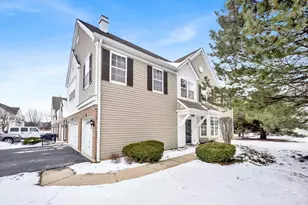 51 Arboretum Dr, Lombard, IL 60148 - Photo 1