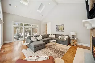 985 Pine Tree Ln, Winnetka, IL 60093 - Photo 25