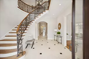 985 Pine Tree Ln, Winnetka, IL 60093 - Photo 3