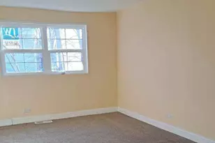 2015 Berkshire Cir, Carpentersville, IL 60110 - Photo 7