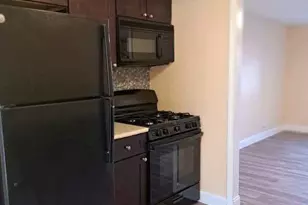 2015 Berkshire Cir, Carpentersville, IL 60110 - Photo 3