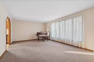 320 Garfield Ave, New Lenox, IL 60451 - Photo 3