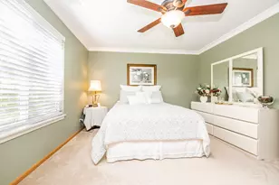 645 W Jonathan Dr, Round Lake, IL 60073 - Photo 9