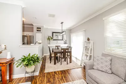 645 W Jonathan Drive, Round Lake, IL 60073 - Photo 5