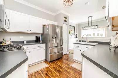 645 W Jonathan Drive, Round Lake, IL 60073 - Photo 3