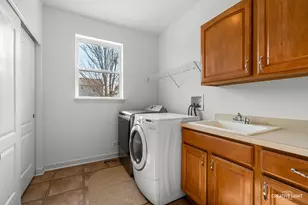 810 Georgetown Dr, Oswego, IL 60543 - Photo 15