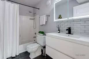 725 Limerick Ln, Schaumburg, IL 60193 - Photo 9