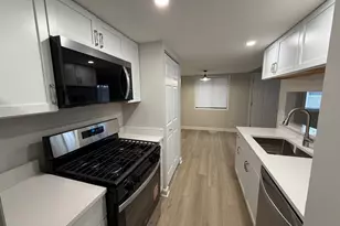 29W526 Winchester Circle, Warrenville, IL 60555 - Photo 7