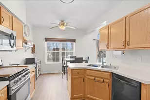 4013 Oak Tree Ln, Plainfield, IL 60586 - Photo 7