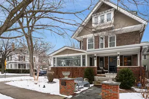 1049 Hinman Ave, Evanston, IL 60202 - Photo 1