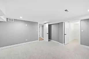 4422 W Iowa St, Chicago, IL 60651 - Photo 17