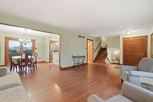 16236 Princeton Ave, Tinley Park, IL 60477 - Photo 3