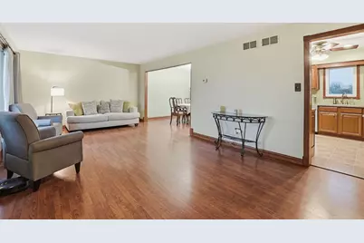 16236 Princeton Avenue, Tinley Park, IL 60477 - Photo 7