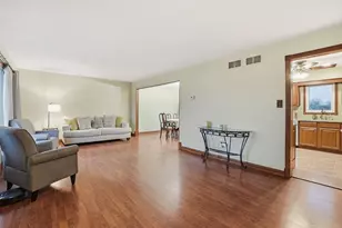 16236 Princeton Ave, Tinley Park, IL 60477 - Photo 7