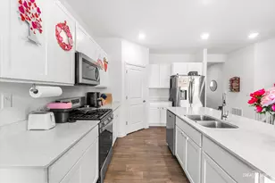 2730 Berrywood Ln, Yorkville, IL 60560 - Photo 7