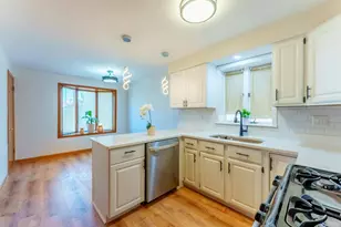 6210 W 64th St, Chicago, IL 60638 - Photo 3