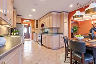 2016 E Seneca Ln, Mount Prospect, IL 60056 - Photo 3