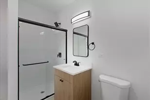 6977 N Bell Ave, Chicago, IL 60645 - Photo 9