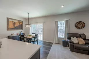 3363 Helene Rieder Dr, Montgomery, IL 60538 - Photo 5