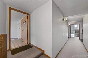 1258 Chalet Rd, Naperville, IL 60563 - Photo 15