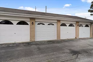 1258 Chalet Rd, Naperville, IL 60563 - Photo 31