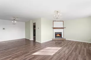 4711 Saint Joseph Creek Dr, Lisle, IL 60532 - Photo 5