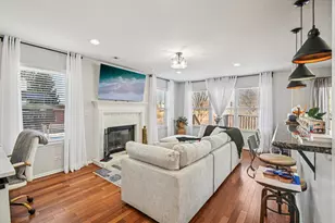 2834 Forestview Dr, Carpentersville, IL 60110 - Photo 9