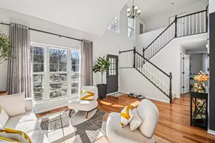 2834 Forestview Dr, Carpentersville, IL 60110 - Photo 3