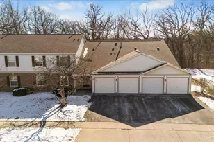 385 Woodview Cir, Elgin, IL 60120 - Photo 33