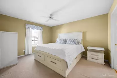 385 Woodview Circle #B, Elgin, IL 60120 - Photo 11