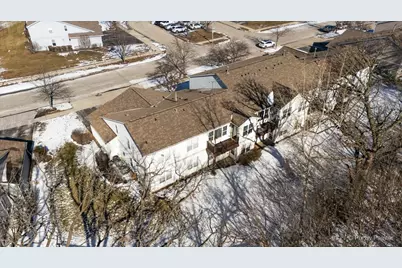 385 Woodview Circle #B, Elgin, IL 60120 - Photo 37