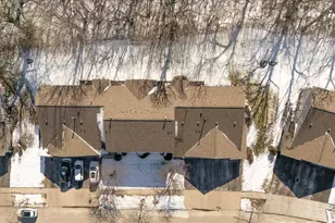 385 Woodview Cir, Elgin, IL 60120 - Photo 35