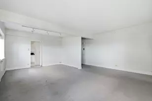 5056 N Marine Dr, Chicago, IL 60640 - Photo 9