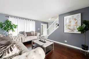 1211 Diane Ln, Elk Grove Village, IL 60007 - Photo 11