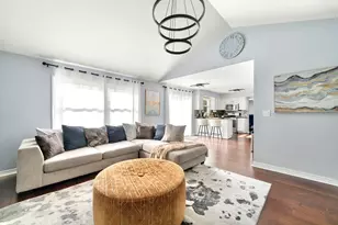 1211 Diane Ln, Elk Grove Village, IL 60007 - Photo 5