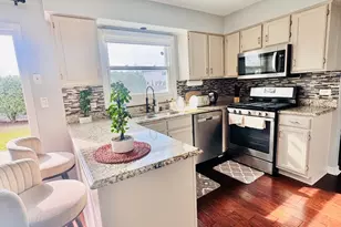 1211 Diane Ln, Elk Grove Village, IL 60007 - Photo 3