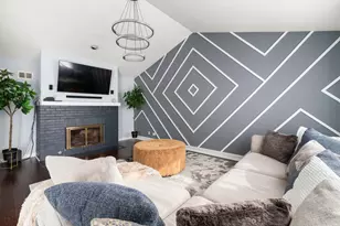 1211 Diane Ln, Elk Grove Village, IL 60007 - Photo 7