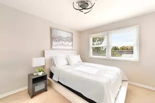 1211 Diane Ln, Elk Grove Village, IL 60007 - Photo 13