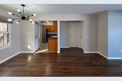 367 Sandhurst Circle #5, Glen Ellyn, IL 60137 - Photo 5