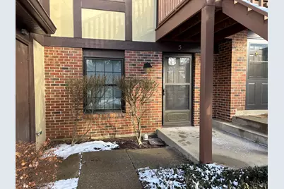 367 Sandhurst Circle #5, Glen Ellyn, IL 60137 - Photo 3